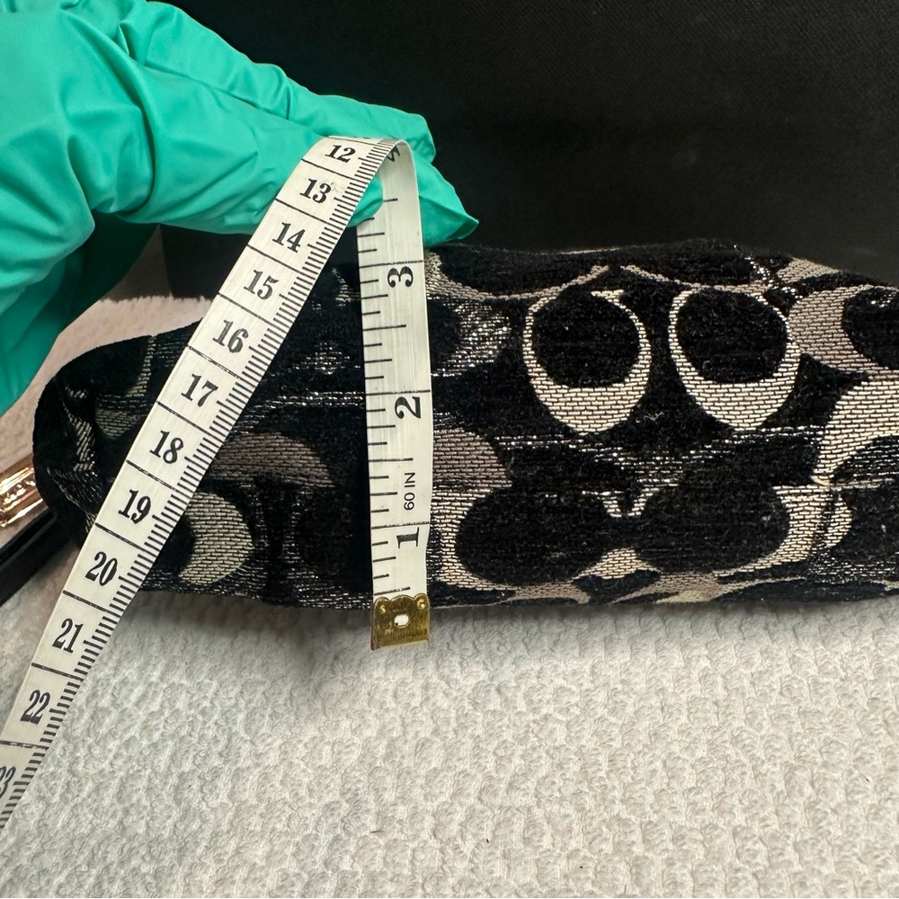 Vintage Coach 2005 kiss lock chenille Black and Silver Wristlet Clutch - Picture 12 of 13